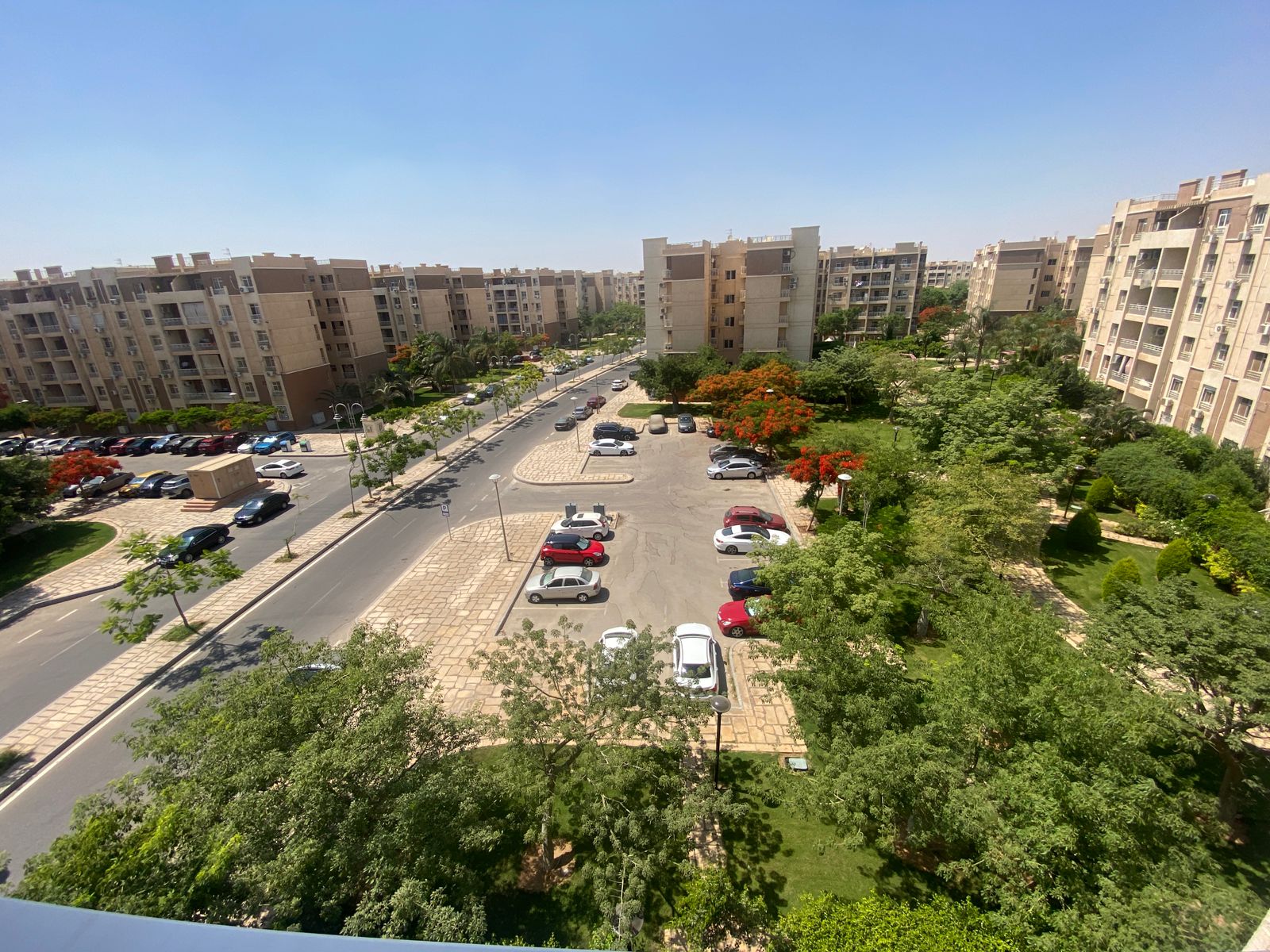 شقة في مدينتي 82 م2 للإيجار مفروش بحري على حديقة تشطيب خاص 24,000 ج 